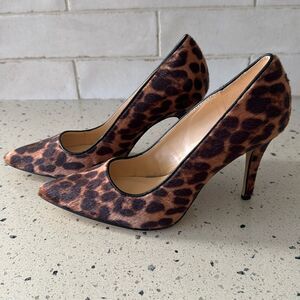 Nine West ACTP2 Size 8M Animal Print Faux Fur Pointed Toe Stiletto Pumps Heels